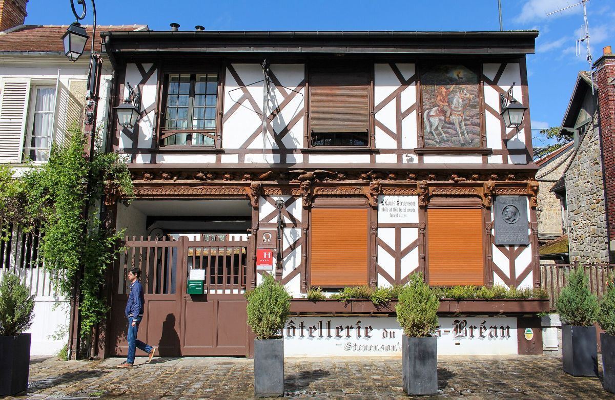 La Grande Rue de Barbizon et l’Hôtellerie du Bas-Bréau